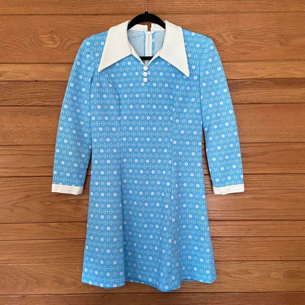 Vintage 70s blue and white daggar collar mini dress